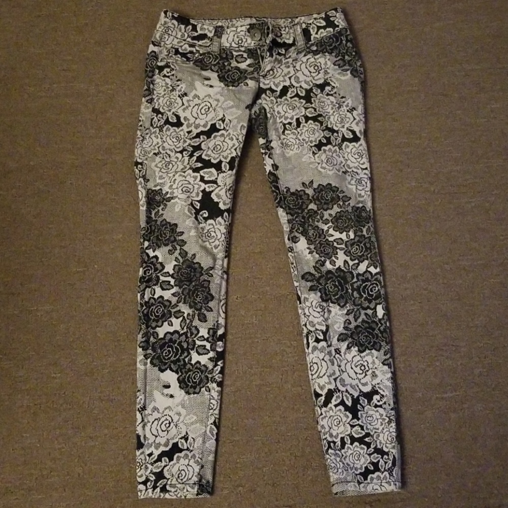 Size 1 black and white pants